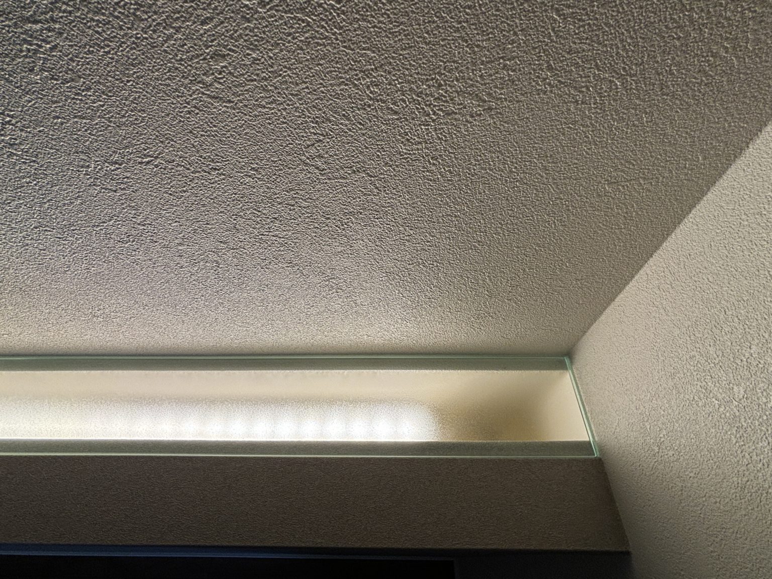 愛知県東海市　照明カバー取付工事　フロスト硝子　プレーン